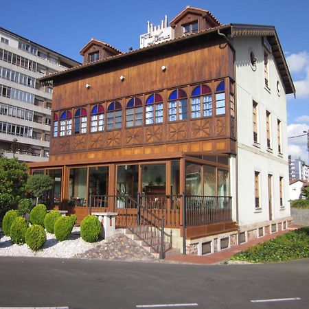 Hotel Castillo De Gauzon Salinas  Eksteriør billede