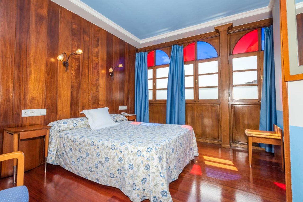 Hotel Castillo De Gauzon Salinas  Eksteriør billede