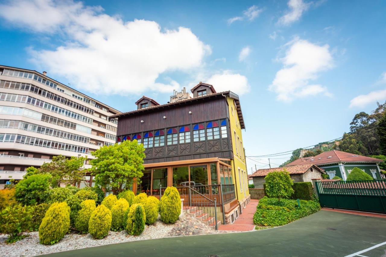 Hotel Castillo De Gauzon Salinas  Eksteriør billede